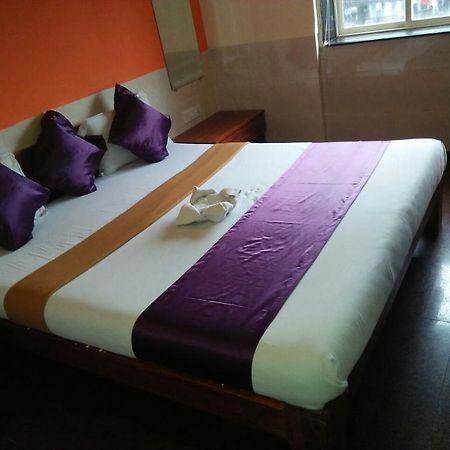 Hotel Q Deck مومباي المظهر الخارجي الصورة